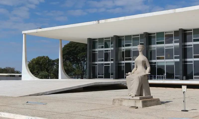 União contesta afastamento de chefias da PF e pede decisão imediata ao STF