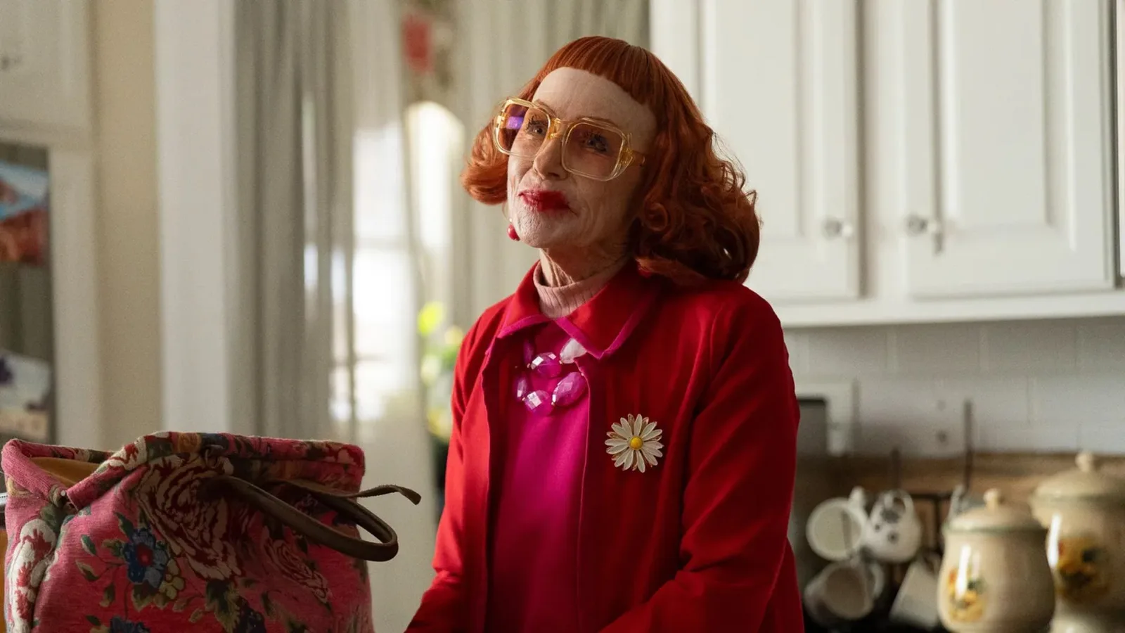 Zach Cregger deixa roteiro de ‘Gladys’ e fica apenas como produtor