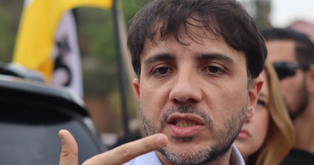 Renan Santos cobra reação do STF e critica decisões de ministros