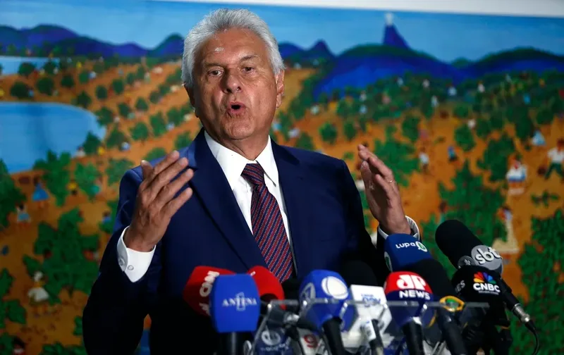 Caiado confirma apoio a Flávio Bolsonaro no segundo turno