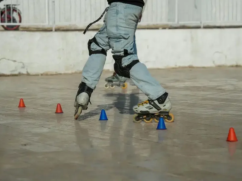 Patinação trabalha pernas, equilíbrio e condicionamento físico
