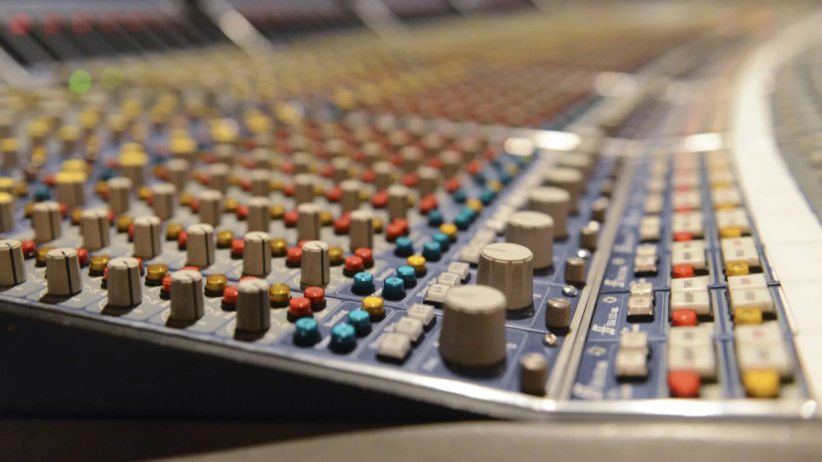 Setor musical cria regras globais para combater fraudes em streamings