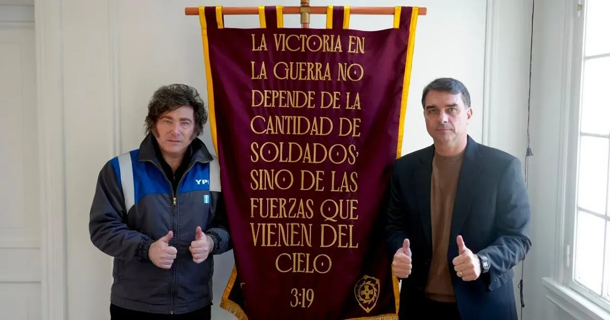Flávio agradece apoio de Milei após resultado do primeiro turno