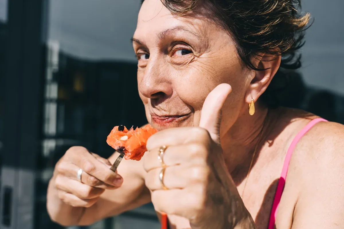 Proteína, cálcio e B12: os nutrientes essenciais após os 60