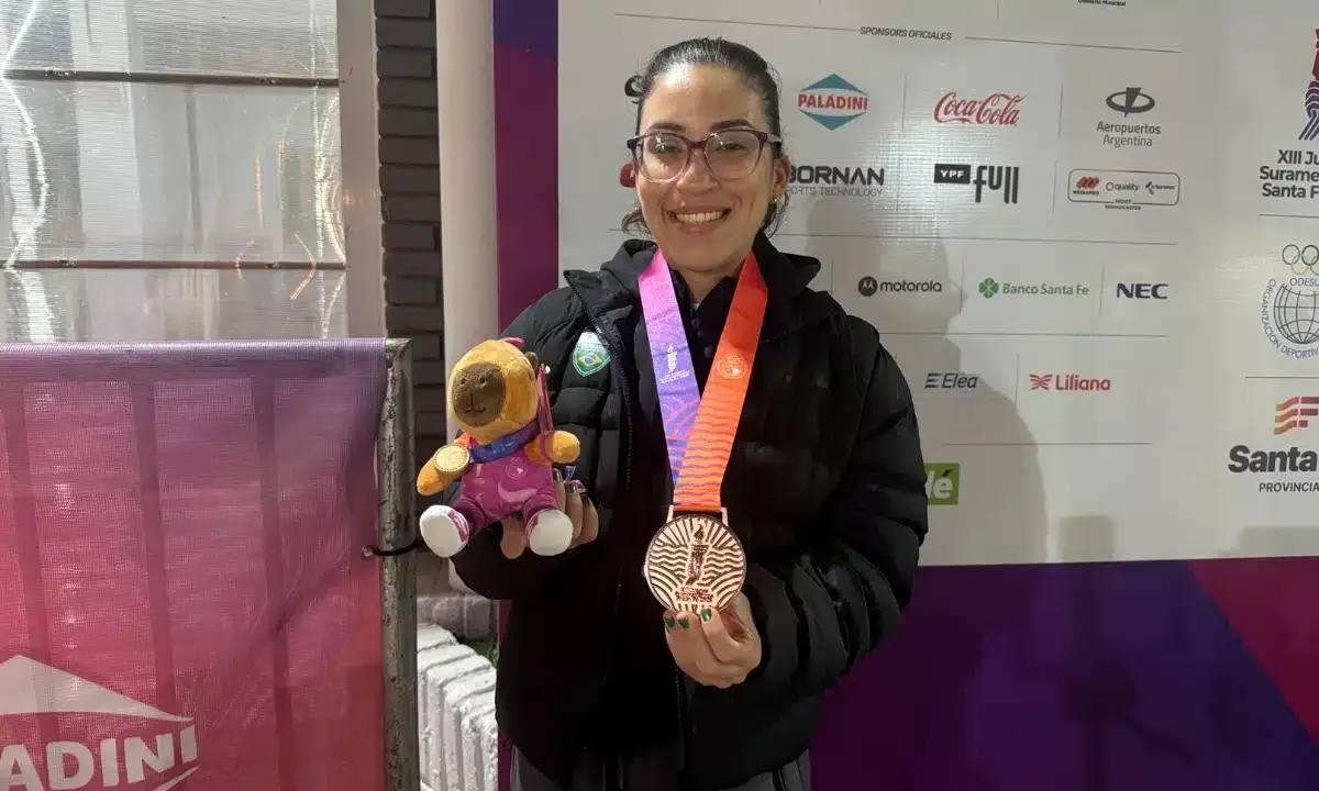 Nathasha Rosa leva bronze nos 53 kg após competir com dor lombar