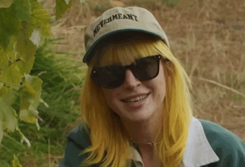 Ingressos para estreia de Hayley Williams no Brasil ainda estão disponíveis