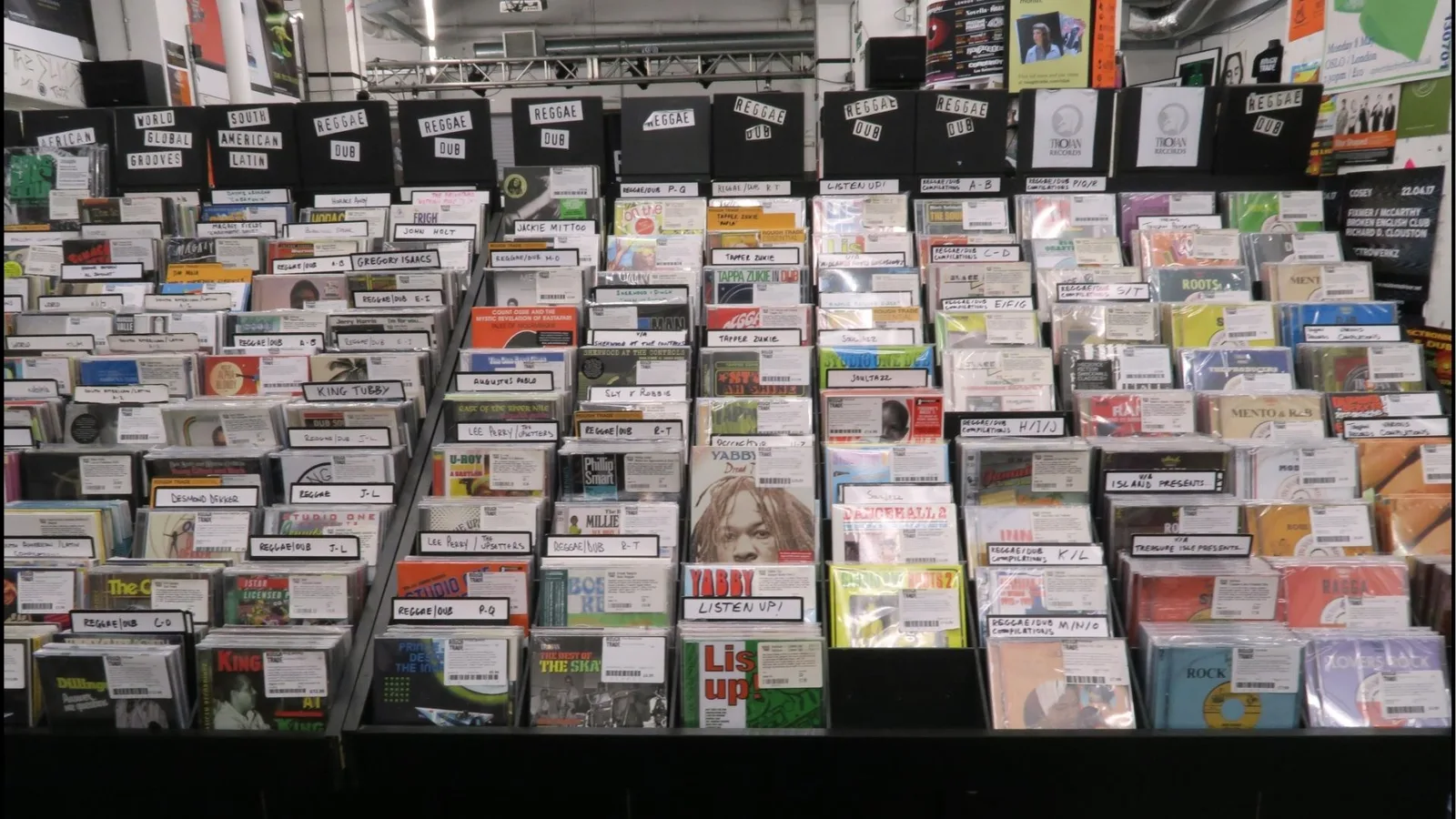 CDs ganham força entre jovens e superam alta do vinil em 2026