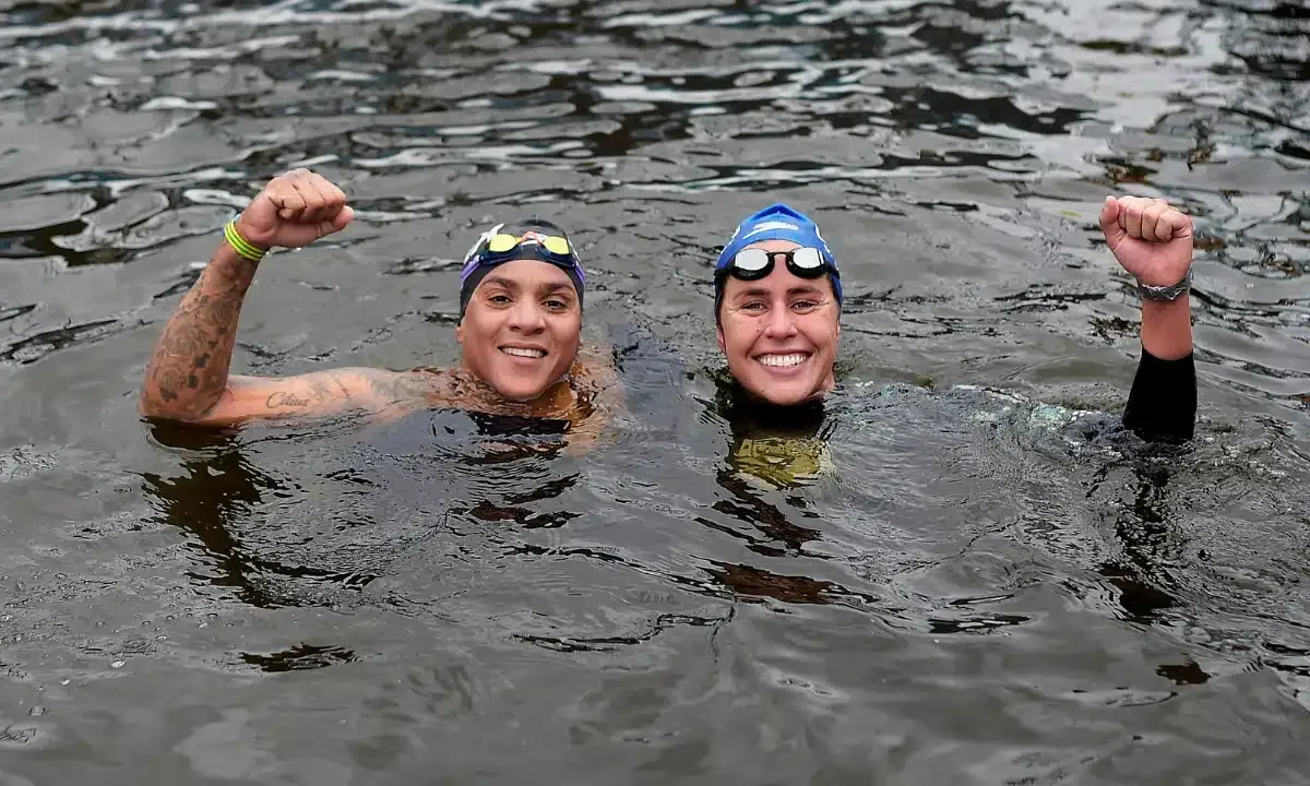 Brasil garante duas vagas para Lima 2027 com pódio na maratona aquática