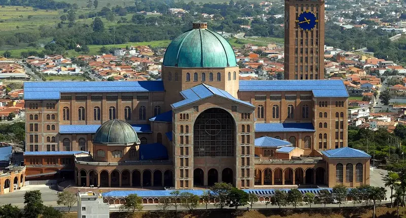 Aparecida terá sete missas e procissão no feriado de 12 de outubro