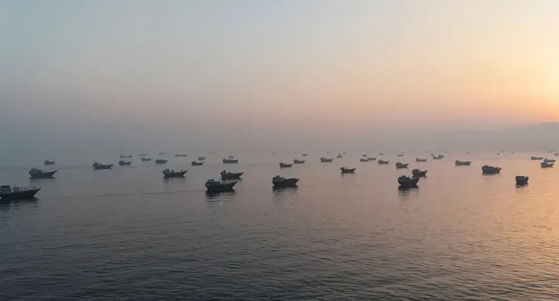 Guarda Revolucionária afirma ter atingido navios dos EUA no Golfo