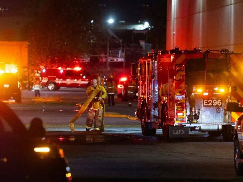 Queda de helicóptero deixa três mortos durante cobertura em Los Angeles