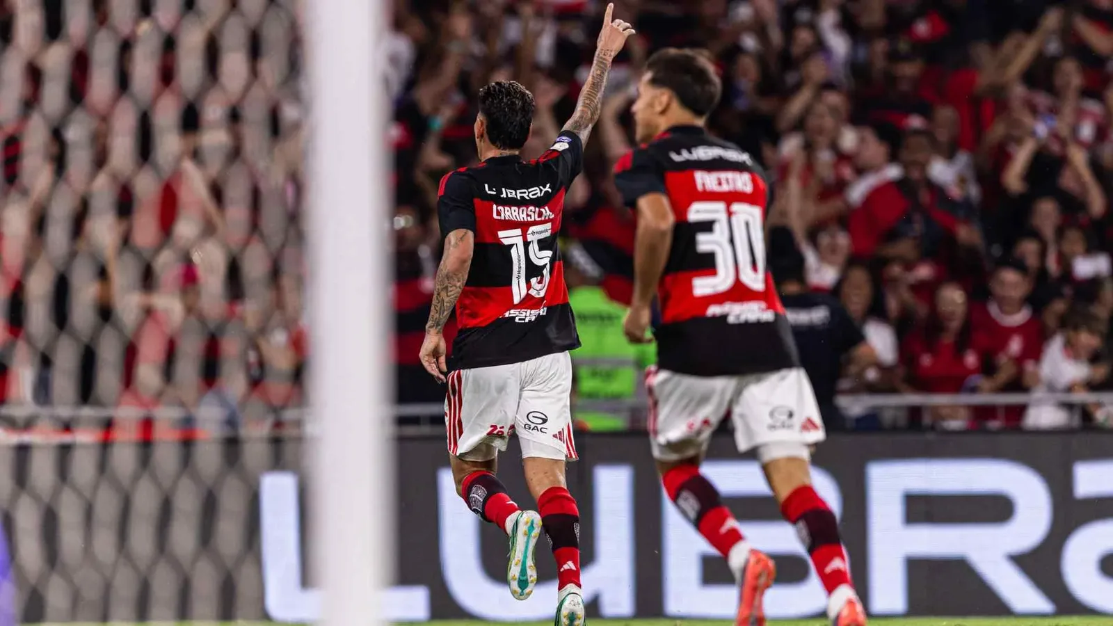 Flamengo abre vantagem no returno, e Corinthians afunda na última posição