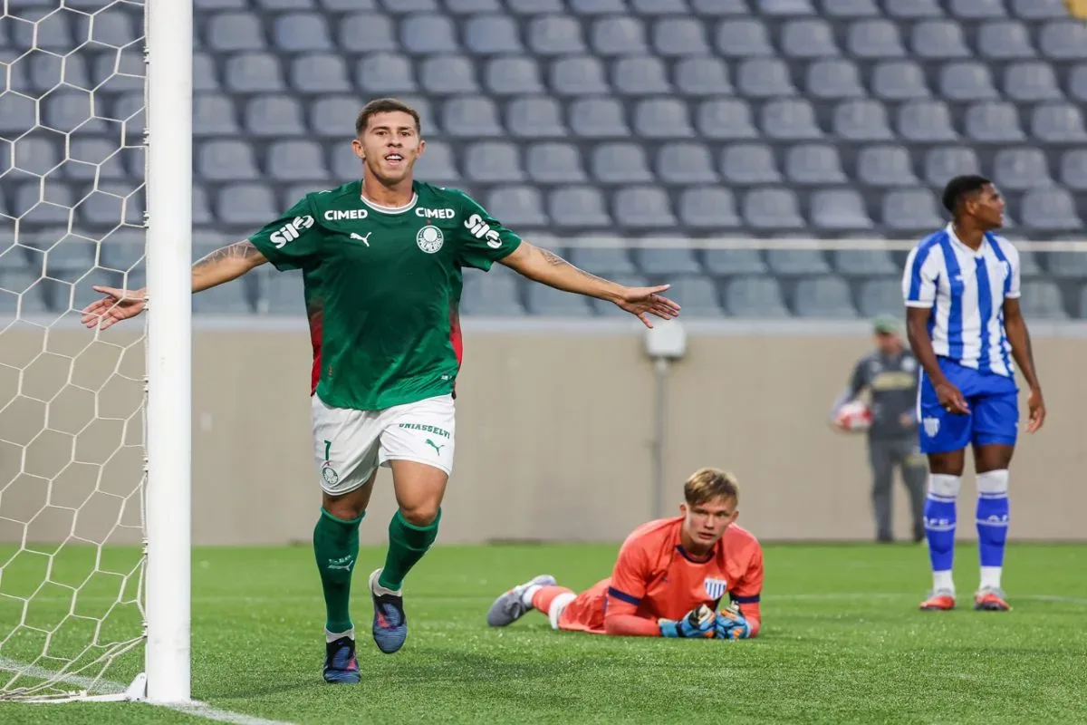 Palmeiras retira atacante do sub-20 após denúncia feita por ex-esposa