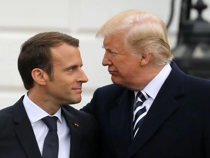 Macron quer reforçar apoio à Ucrânia em conversa com Trump