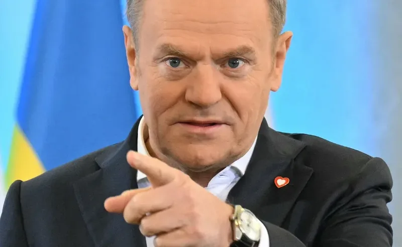 Polícia polonesa apura possível plano contra Donald Tusk e ministro da Defesa