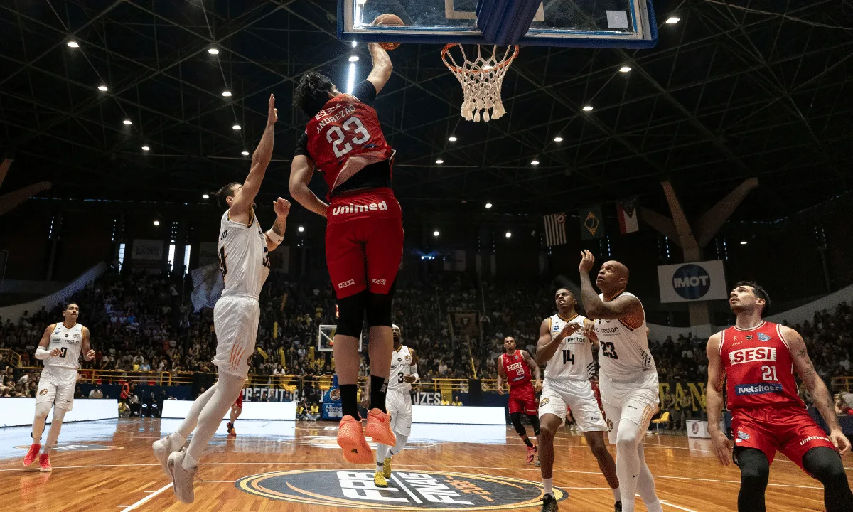 Franca vence Mogi por 68 a 66 e leva decisão ao Jogo 4