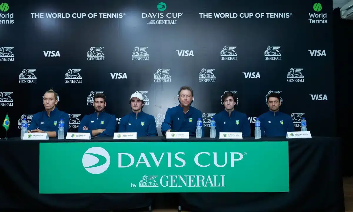 João Fonseca inicia duelo do Brasil contra a Suíça na Copa Davis