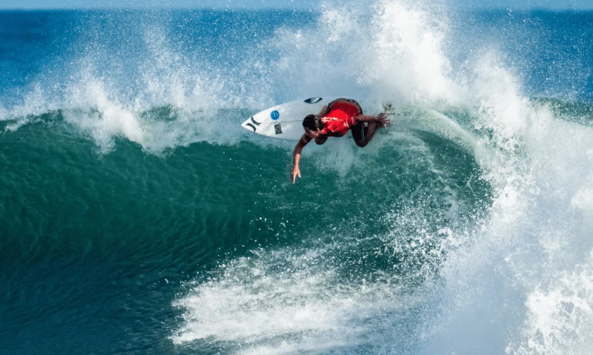 Brasil avança com quatro atletas no Mundial Júnior de Surfe