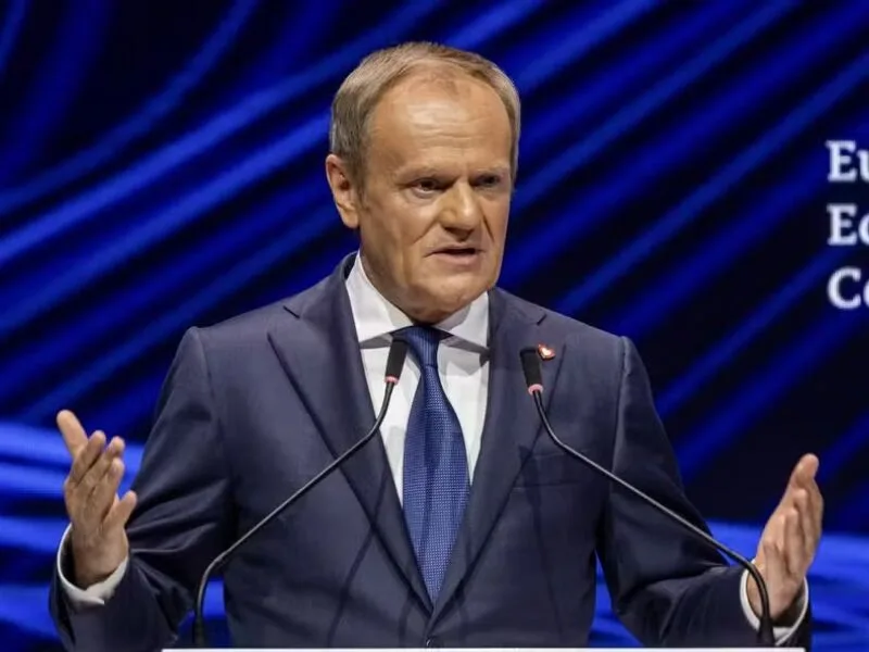 Polícia informa possíveis ataques contra Tusk e ministro da Defesa polonês