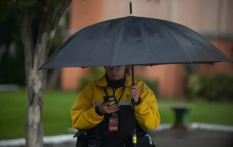 Rio Grande do Sul mantém alerta para chuva forte, granizo e ventos