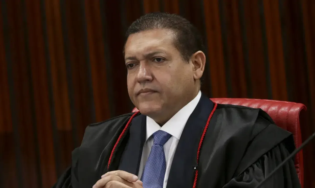 Defesa de filho de Kássio nega pagamentos de Vorcaro e vínculo com STF