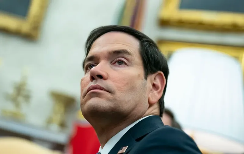 Rubio diz que Irã perdeu controle do Estreito de Ormuz