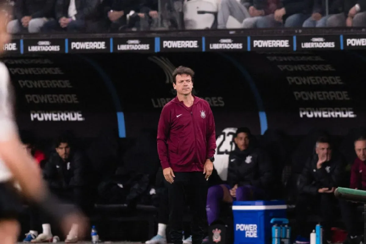 Casagrande vê risco de demissão para Diniz em caso de derrota do Corinthians