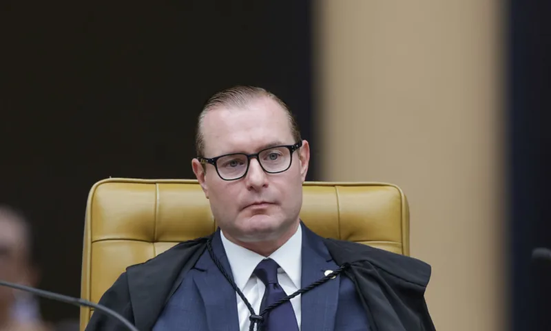 Zanin pede que ministros do STF tenham acesso a dados do celular de Vorcaro