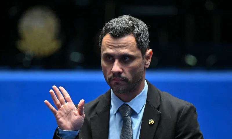Cleitinho lidera disputa pelo governo de Minas com 32%, aponta Quaest