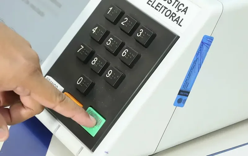 Urna eletrônica chega aos 30 anos com expansão e novos mecanismos de auditoria