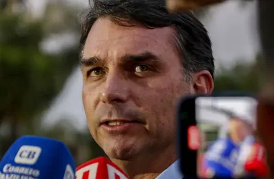 Flávio Bolsonaro amplia atuação no PL e mira disputa presidencial de 2026