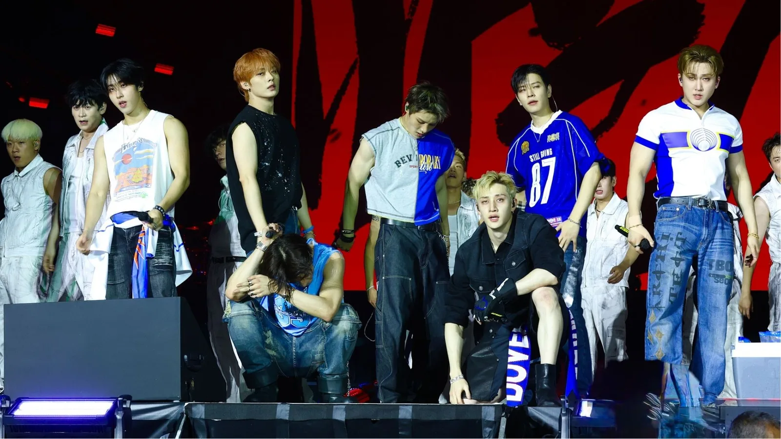 Stray Kids leva show com banda ao vivo e fogos ao Palco Mundo