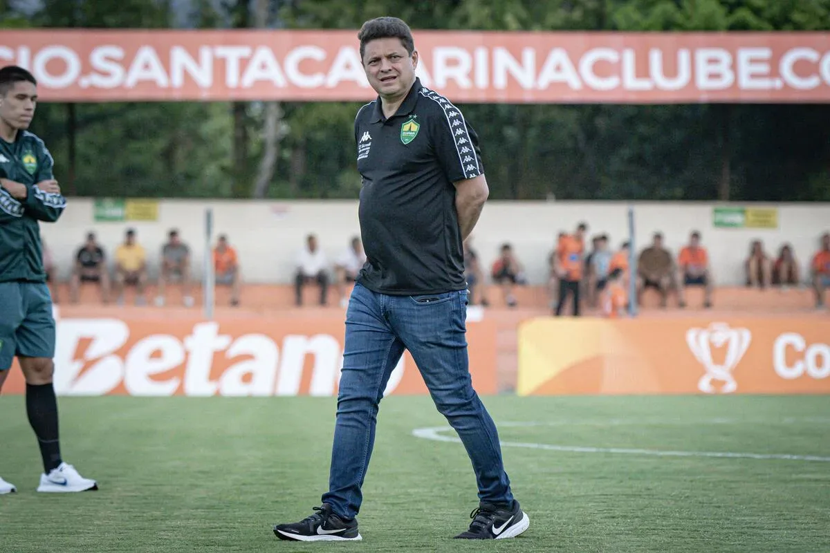 Cuiabá cobra Santos e Corinthians e pede perda de pontos por dívidas