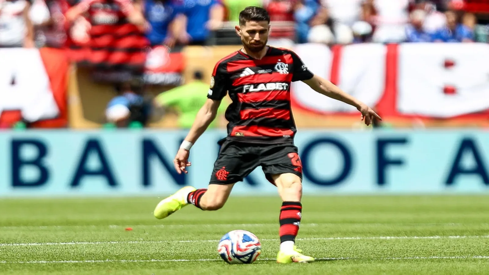 Atuação de Jorginho no Flamengo recebe elogios de Rafael Sobis