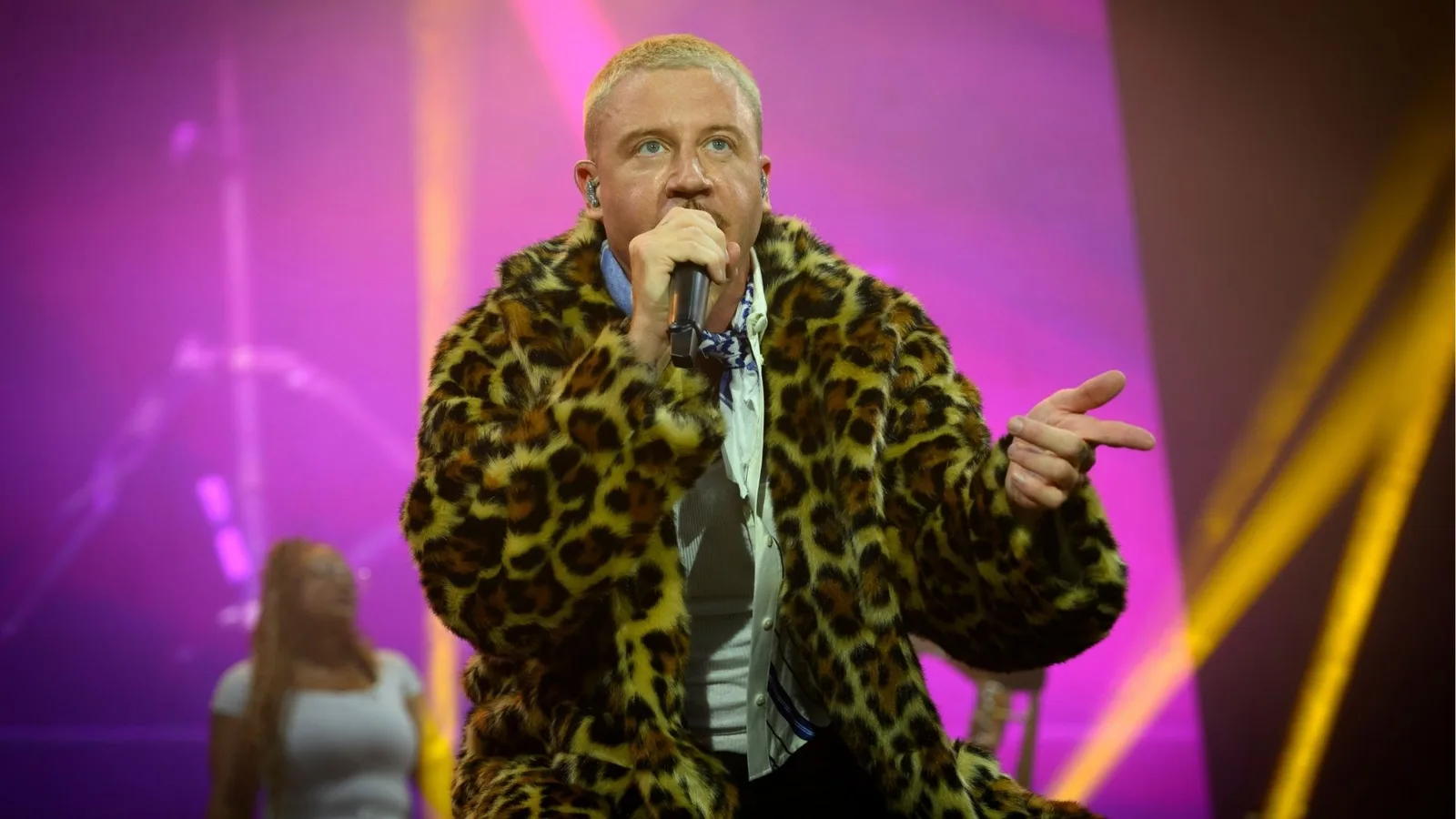 Macklemore esgota turnê em apoio à Palestina na Europa
