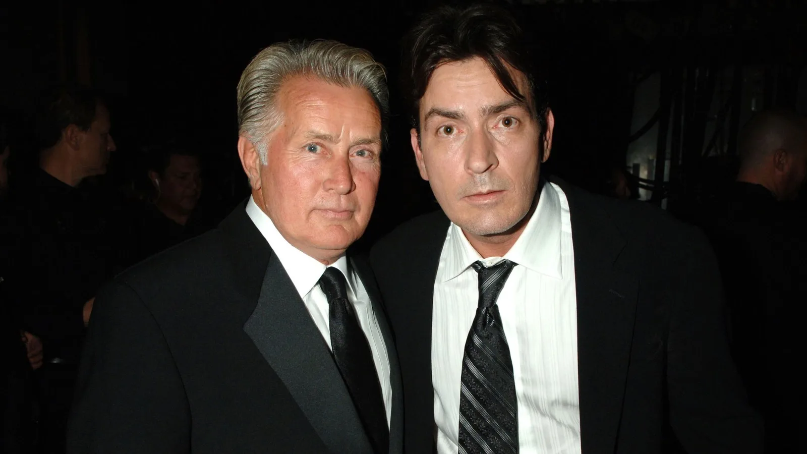Charlie e Martin Sheen serão pai e filho em série da AMC