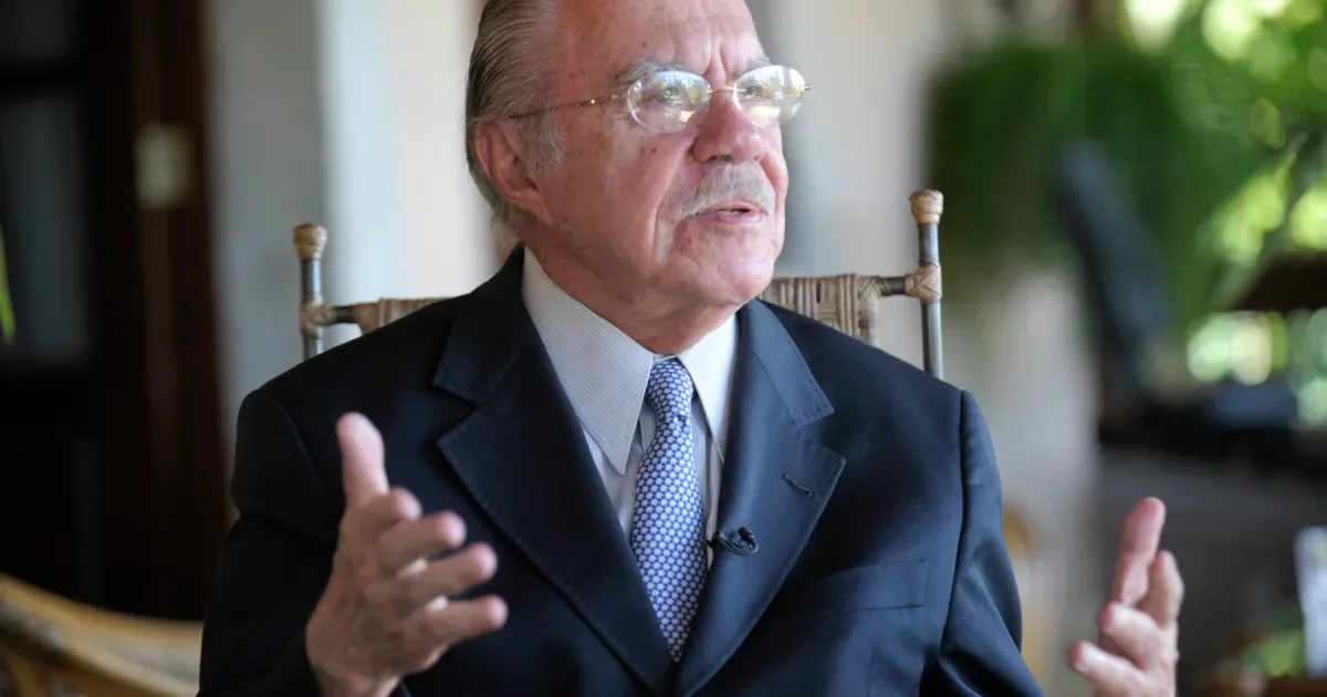 José Sarney recebe alta e seguirá em acompanhamento domiciliar