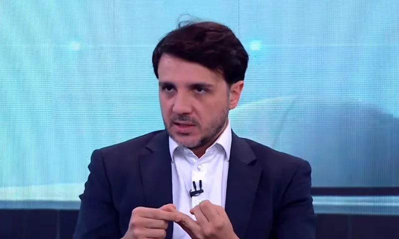 Renan Santos promete não reconhecer decisões de Moraes e Toffoli