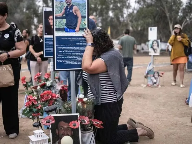 Cerimônias em Israel relembram ataque de 7 de outubro sob alerta militar