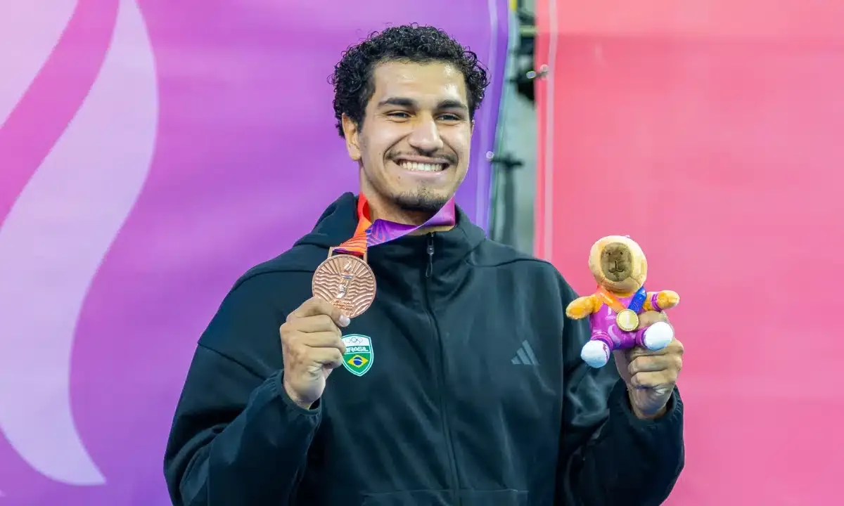 Miguel Cardoso mira Los Angeles após bronze nos saltos ornamentais