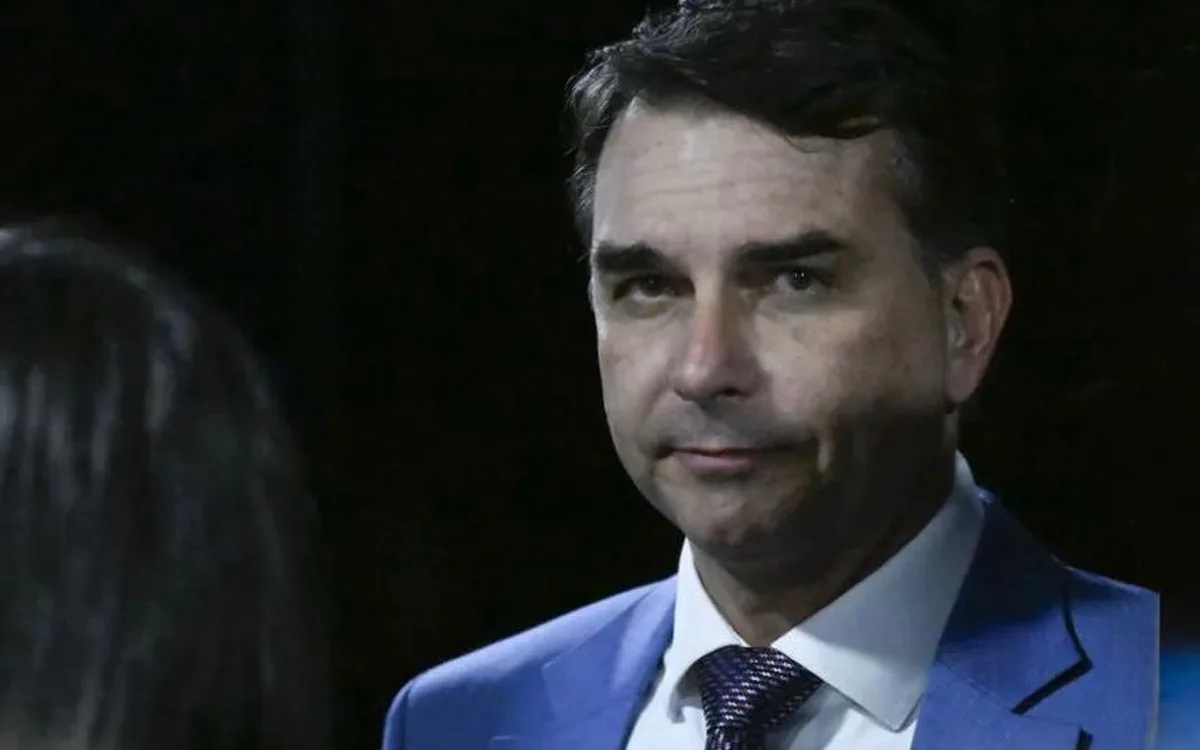 Apartamento ligado a cunhado de Vorcaro foi usado por Flávio em campanha
