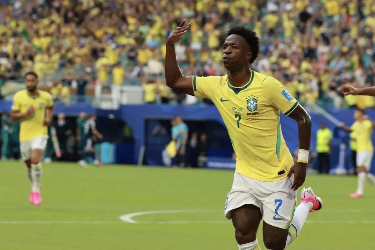 Vini Jr., Lorena e Vozinha aparecem entre indicados à Bola de Ouro 2026