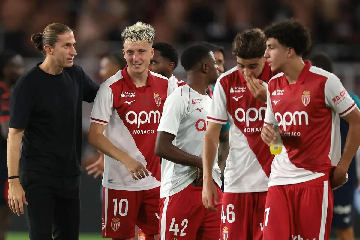 Monaco bate PSG, e Filipe Luís estabelece recorde no clube francês