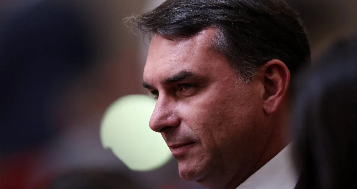 André Mendonça afasta dois diretores da PF e manda investigar relatórios