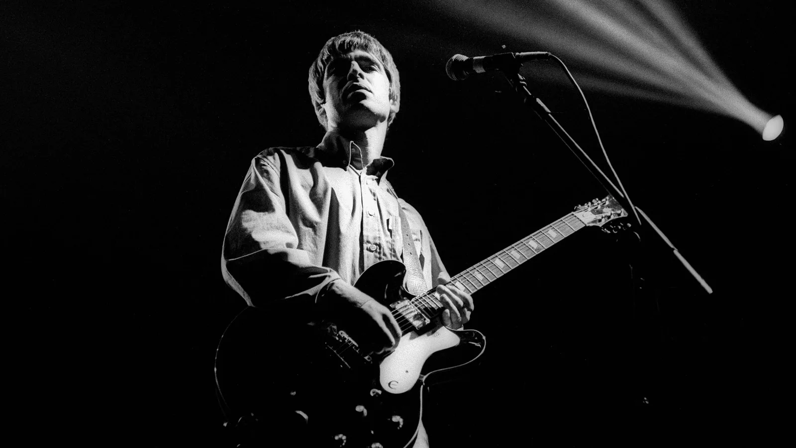 Johnny Marr quase substituiu guitarrista do Oasis em 1999