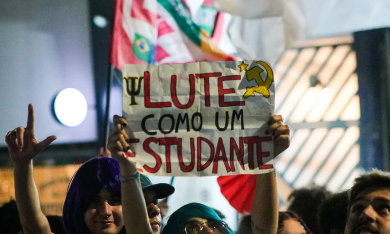 Mackenzie e PUC-Rio vetam atos políticos nos campi por segurança