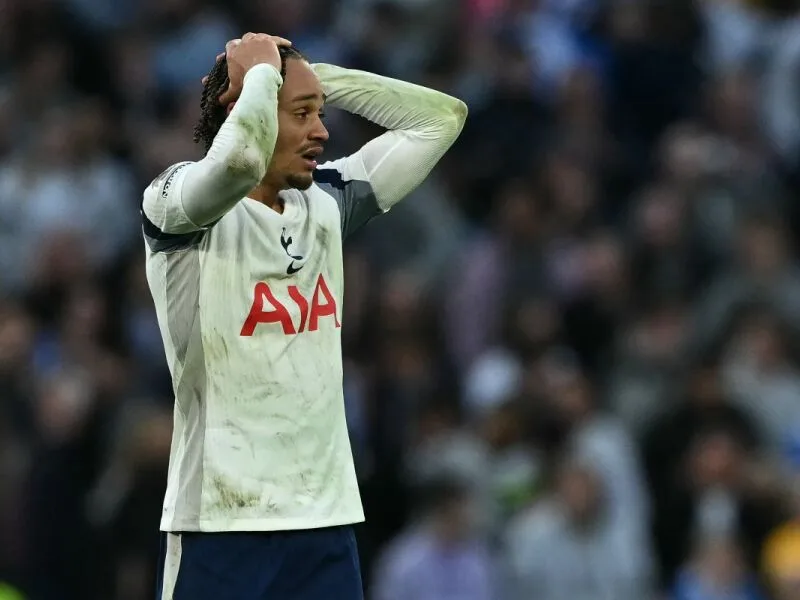 Tottenham perde para o Aston Villa e segue na zona de rebaixamento