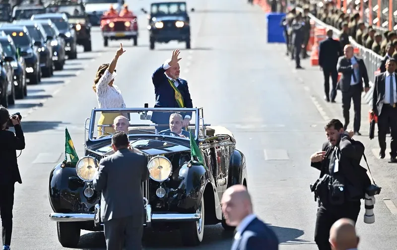 Presidenciáveis dividem agenda do 7 de Setembro entre atos e desfile