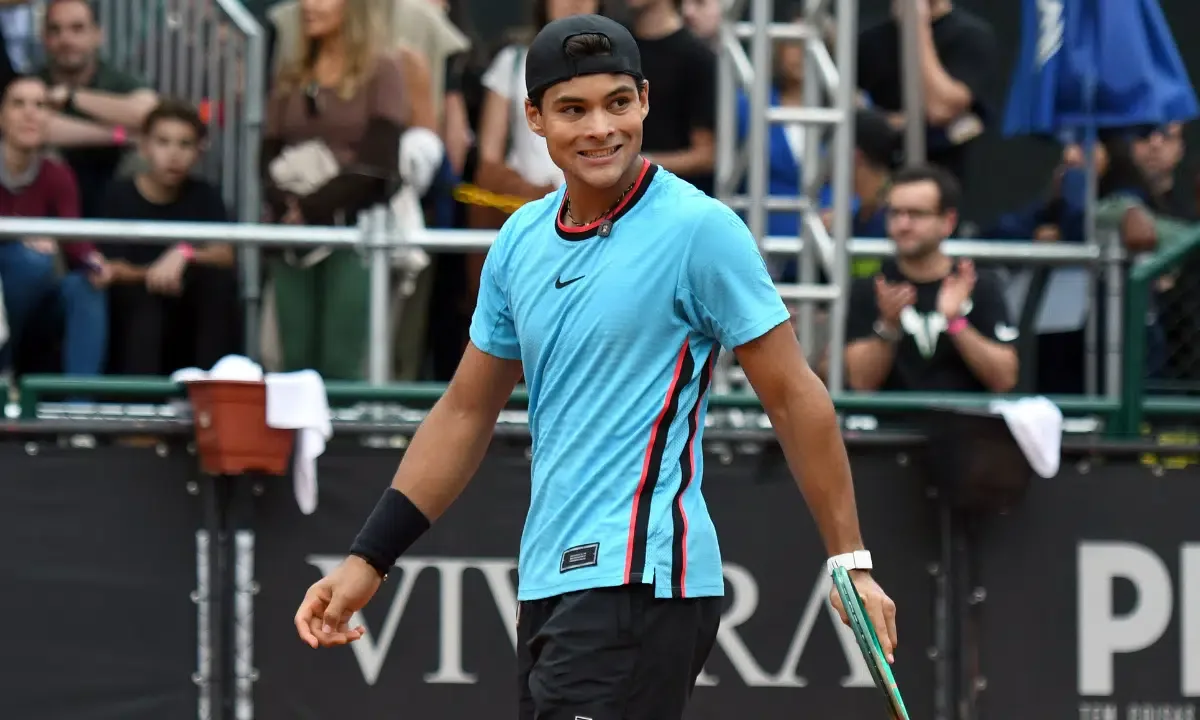 Guto Miguel avança às quartas do Challenger de Curitiba