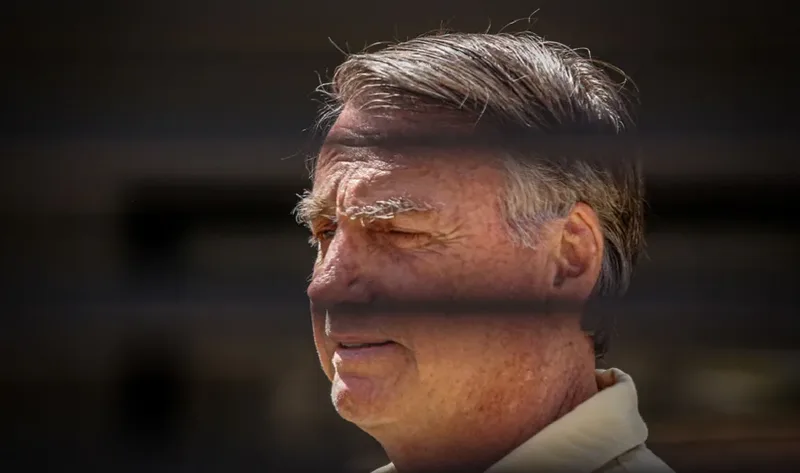 Defesa de Bolsonaro pede ao STF anulação de condenação por trama golpista